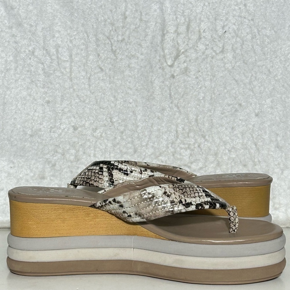 Vince Camuto Womens SnakePrint Platform Perseena Wedge Thong Sandals Shoes SZ 10 - Picture 6 of 12